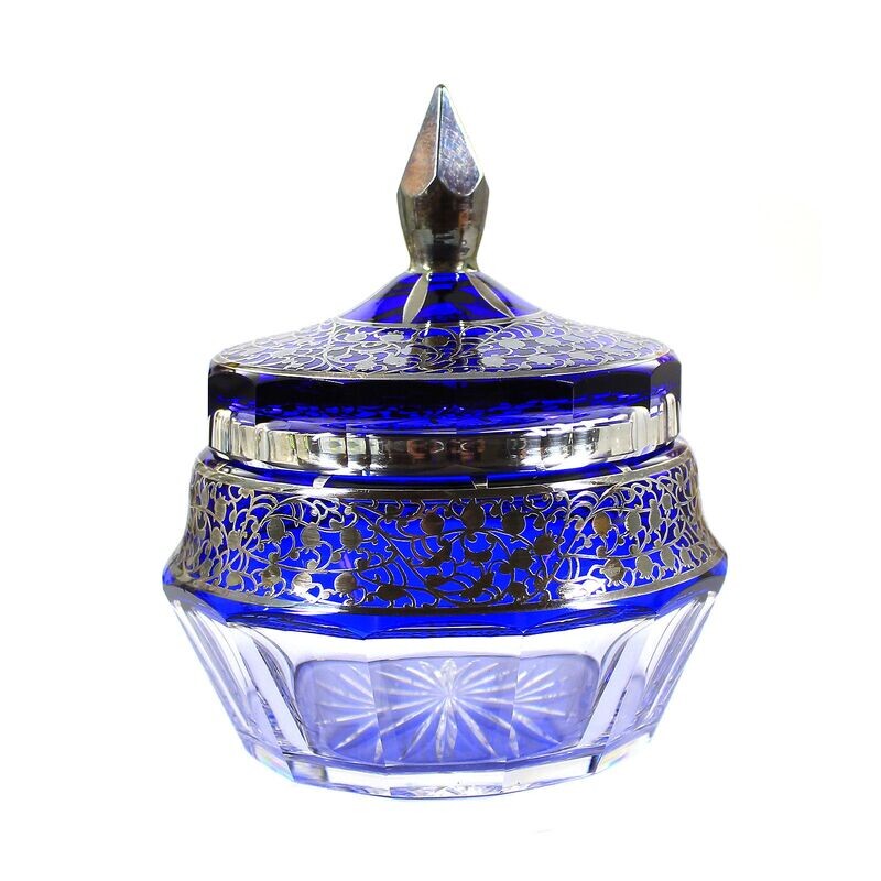 Lidded box with fine silver decoration, Josephinenhütte, designed by A. Pfohl around 1925