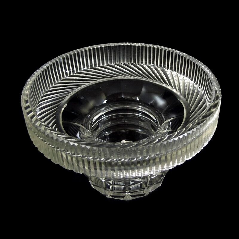 Footed bowl with rich cut decoration, Josephinenhütte around 1912