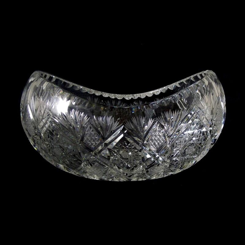 Boat bowl made of high-quality lead crystal with ornamental cut decoration, Josephinenhütte