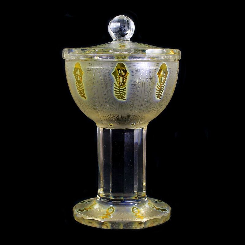 Rare lidded cup with etched decoration and silver yellow stain, signed. Beyerman