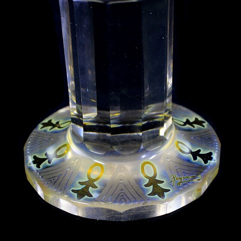 Rare lidded cup with etched decoration and silver yellow stain, signed. Beyerman