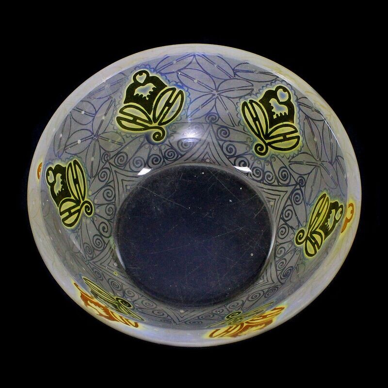 Rare lidded box with etched decoration and silver yellow stain, Beyermann