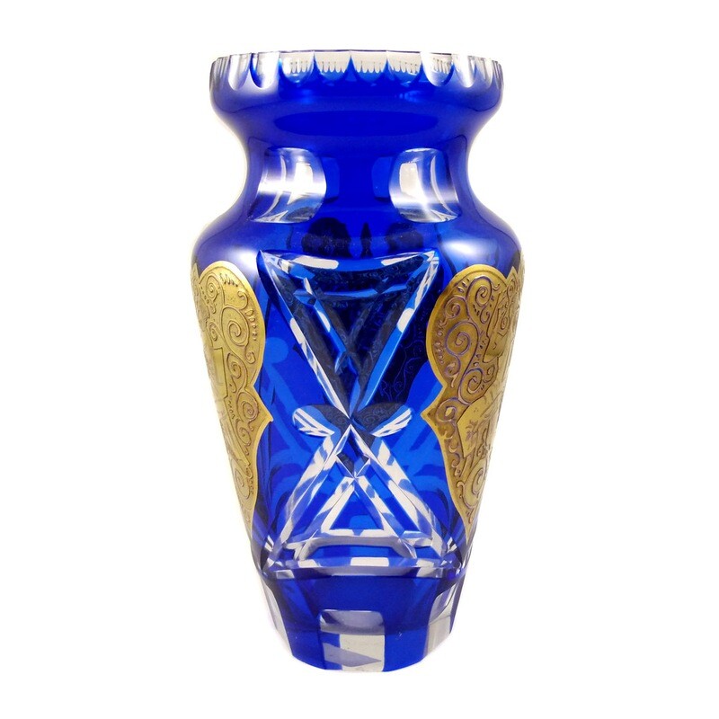 Vase with gilded ornamental figural decoration, J. Oertel in Haida around 1925