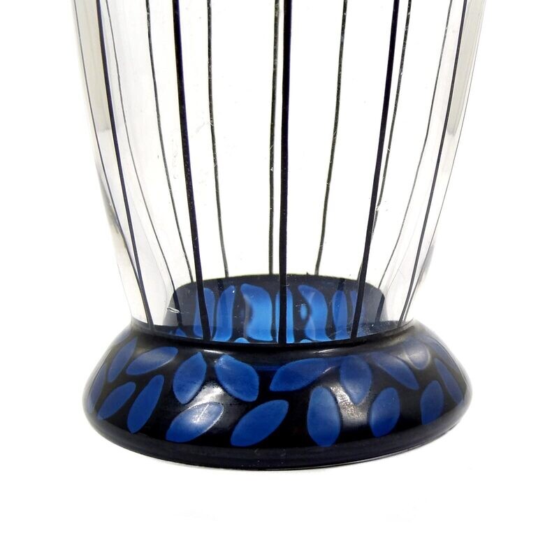 Vase made of colorless glass with a bird of paradise, Haida technical school, designed by Karl Pohl