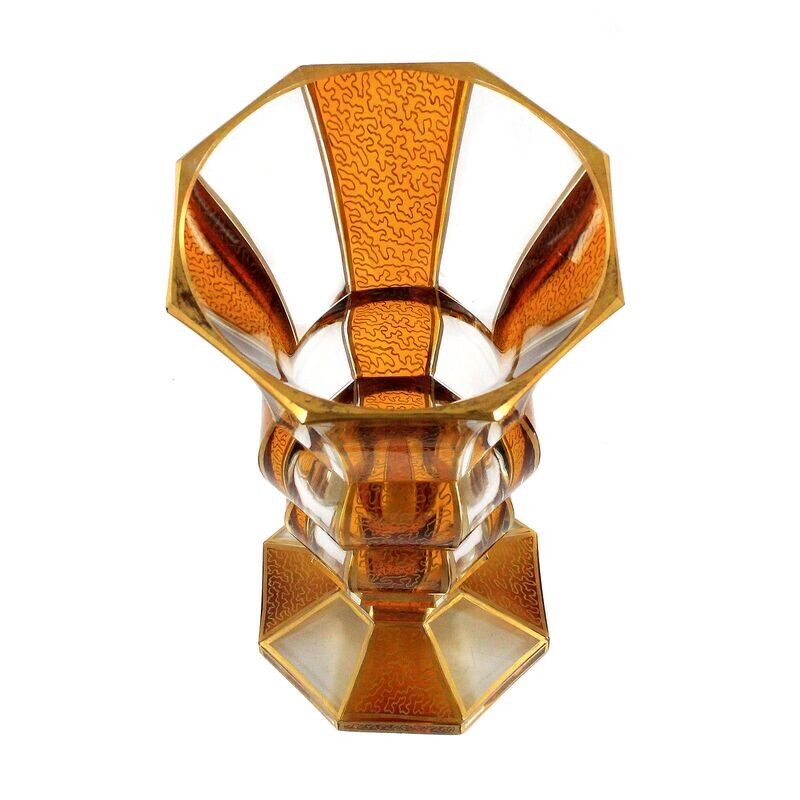 Decorative vase with surface cut. Wenzel Kulka, Haida, 1920