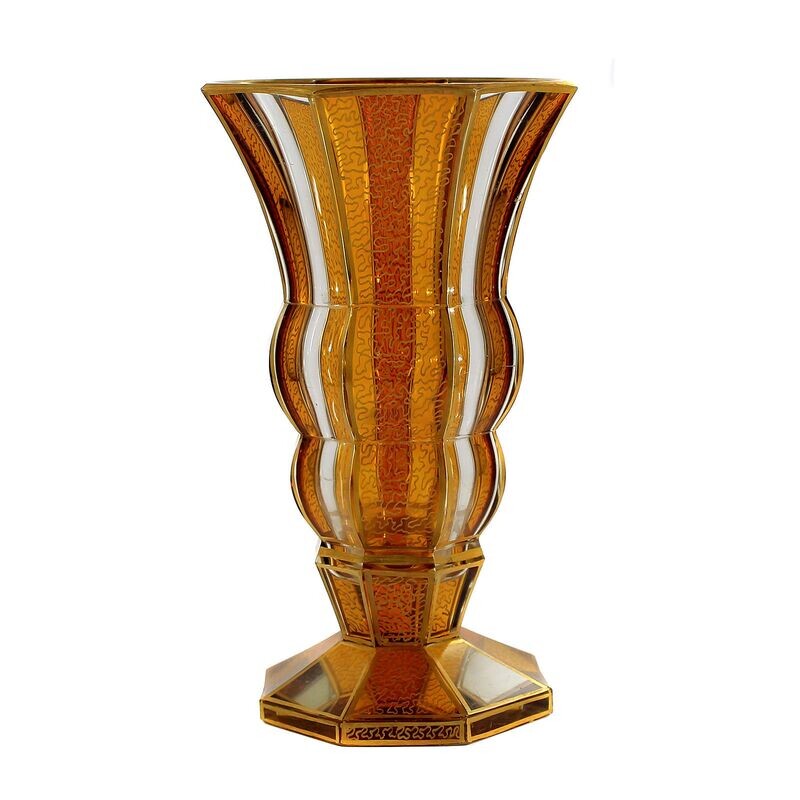 Decorative vase with surface cut. Wenzel Kulka, Haida, 1920