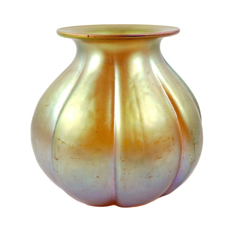 Large Myra vase with ribbed body, WMF, form J295 around 1936