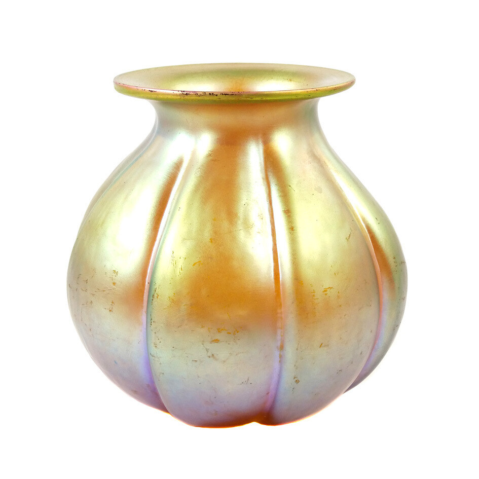 Large Myra vase with ribbed body, WMF, form J295 around 1936