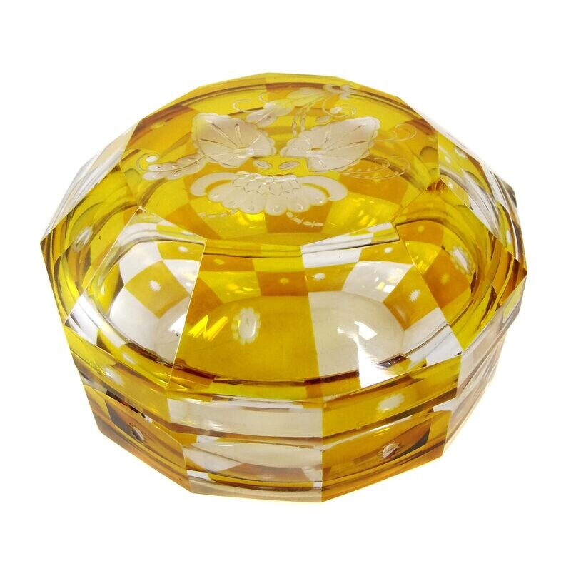 Faceted lidded box with decorative cut, Adolf Beckert, Steinschönau around 1920