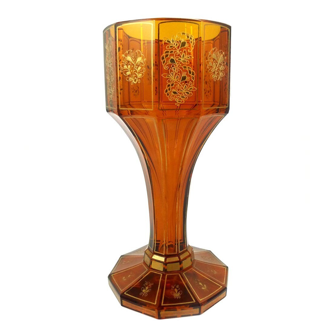 Großer Pokal aus bernsteinfarbenem Glas, Entw. H. Eiselt, Steinschönau um 1925