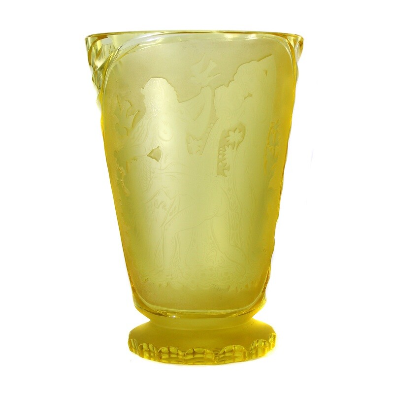 Gr. Vase with etched decoration, Frantisek Halama, signed Poustka around 1940-44