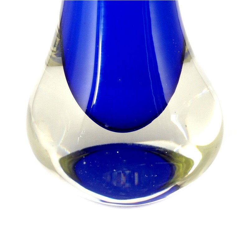 Large vase with blue interior, signed, Flygsfors 54, Kedelv, Coquille series