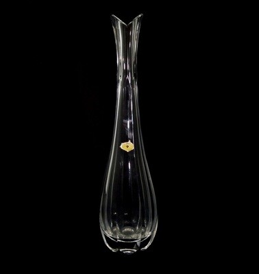 Vase aus vielfach facettierten Kristallglas, Josephinenhütte, Entwurf F.Negro