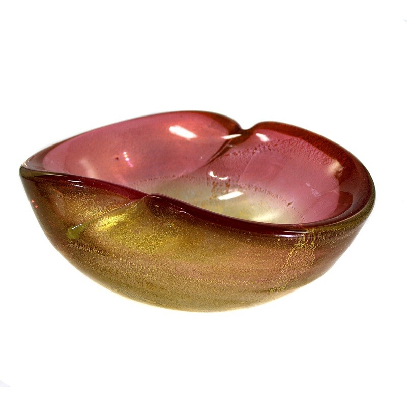 Bowl made of uranium-containing glass with a rosaline-colored interior, A. Seguso around 1953