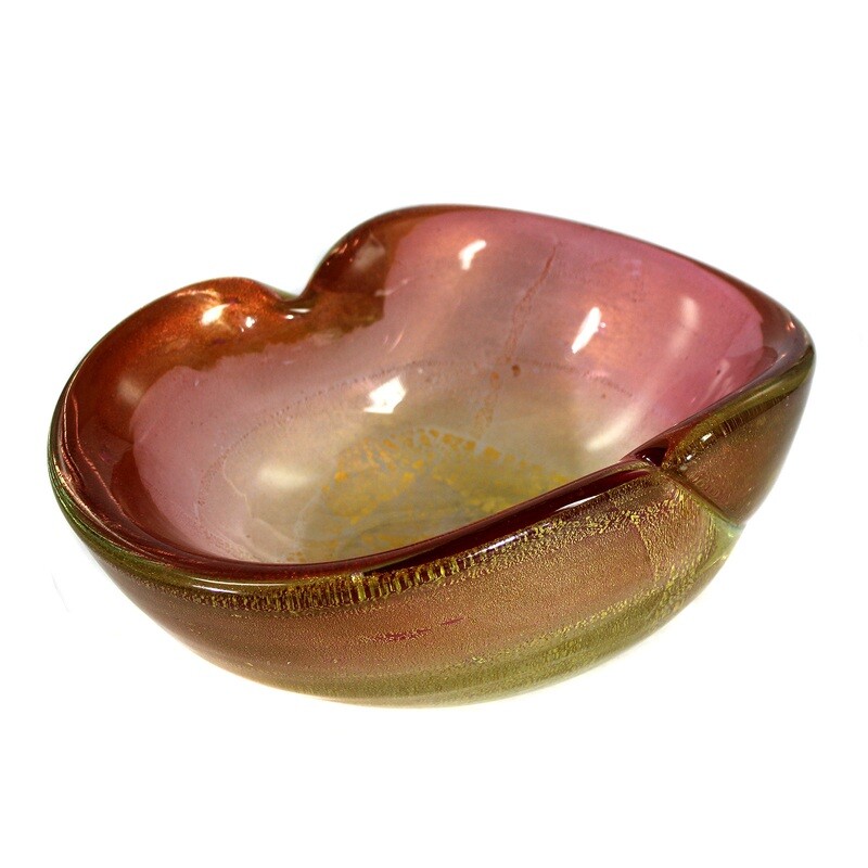 Bowl made of uranium-containing glass with a rosaline-colored interior, A. Seguso around 1953