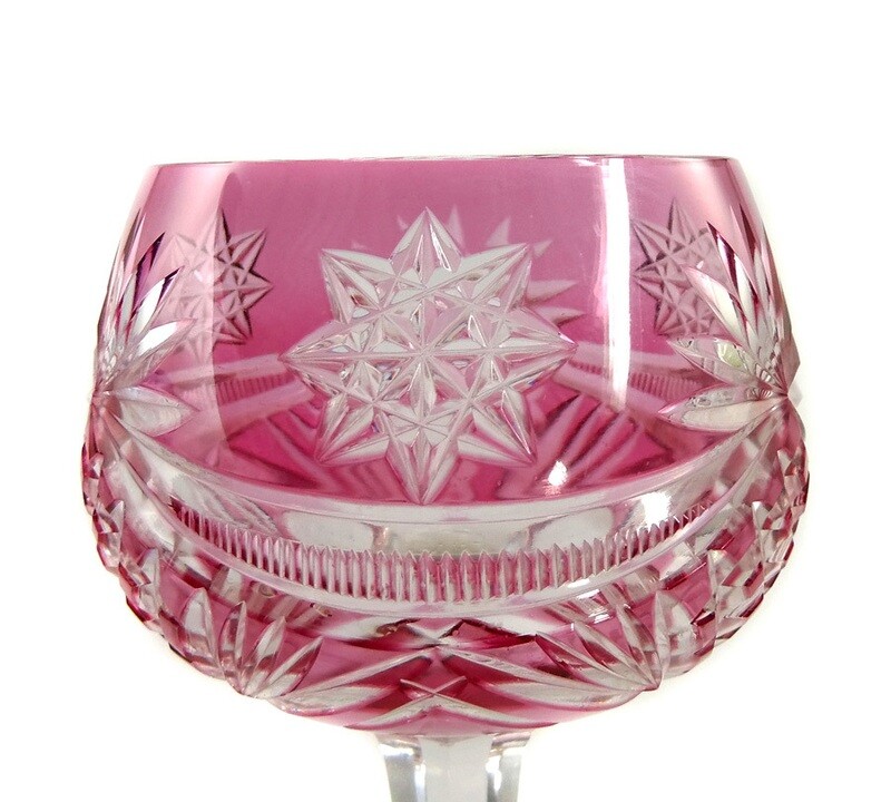 Overlay Roman with a rose-colored cup, designed by S. Haertel, Josephinenhütte around 1920