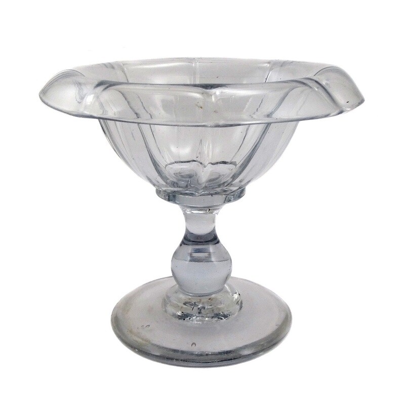 North German footed bowl made of colorless glass, ribbed cup, beginning. of the 19th century