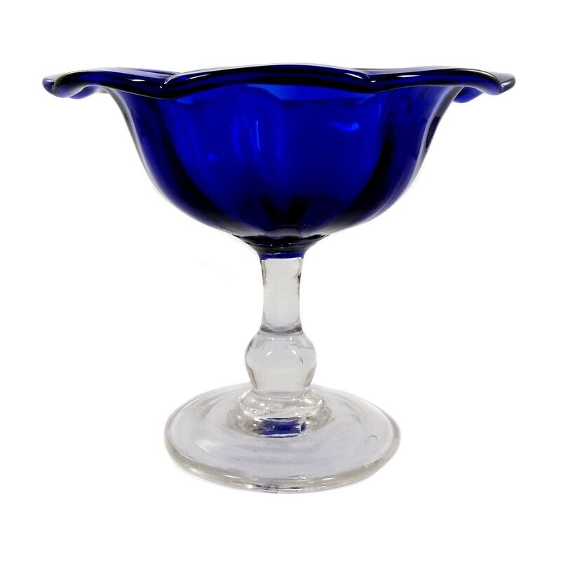 Footed bowl made of cobalt blue demolition glass, North German, 1st half of the 19th century.
