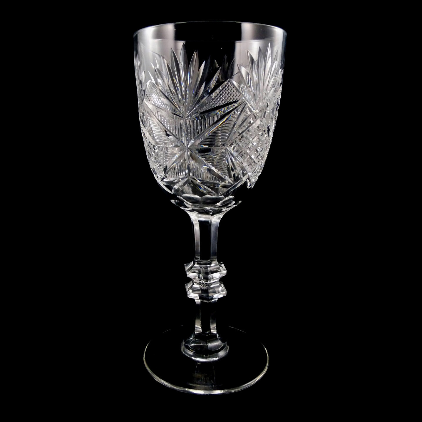 Magnificent cup with decorative cut decoration, model tail Germania, Val St. Lambert around 1910