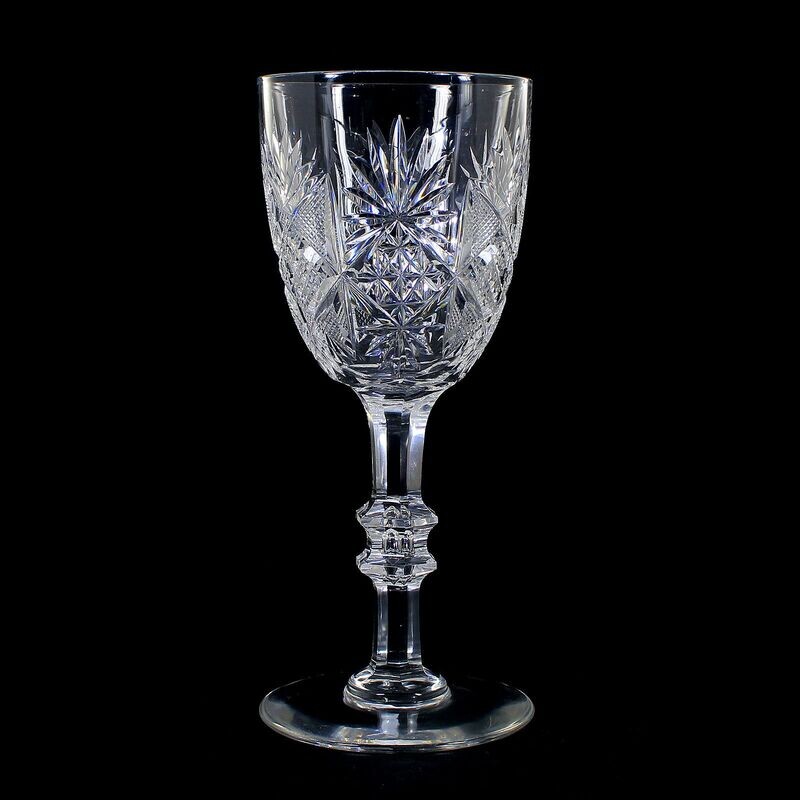 Large cup with decorative cut decoration, Val St. Lambert, Germania series around 1905