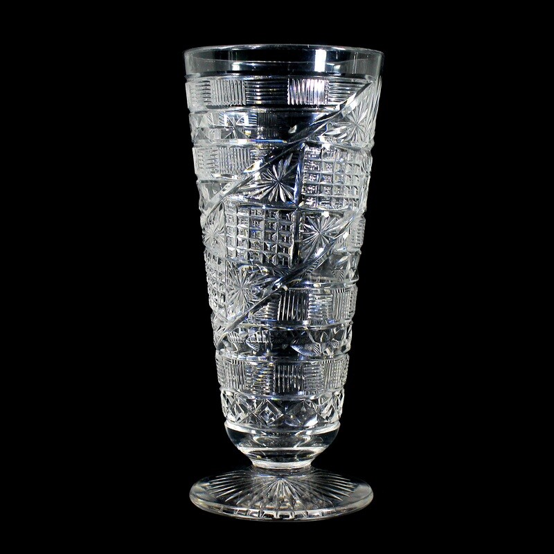 4 tall footed cups made of colorless crystal glass with elaborate cut decoration, Webb