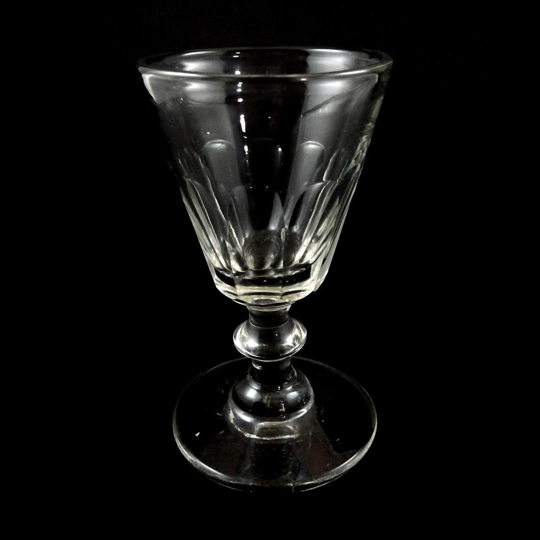 Southern wine glass with pressed nodus &amp; arch facet, 19th century.