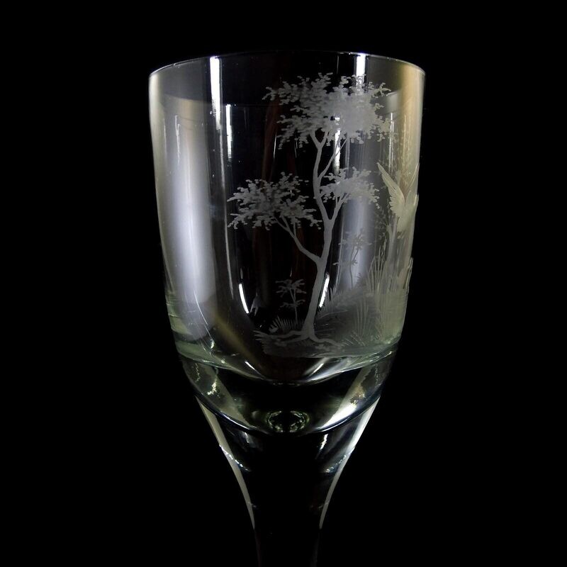 Beer glass with engraved pond landscape with Muscovy ducks, German around 1920-40.