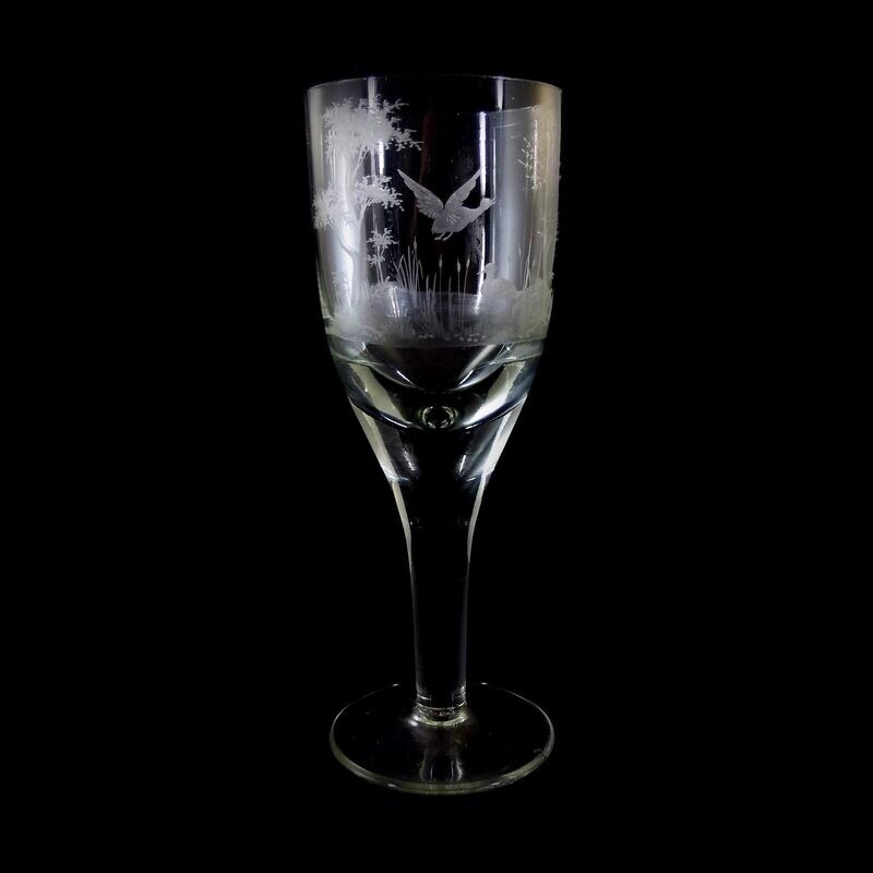 Beer glass with engraved pond landscape with Muscovy ducks, German around 1920-40.