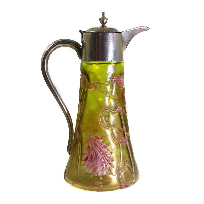 Art Nouveau jug with flower-shaped supports, glass factory Elisabeth around 1900