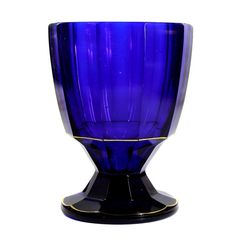 Lidded box made of cobalt blue glass with oroplatic decoration, Haida around 1920