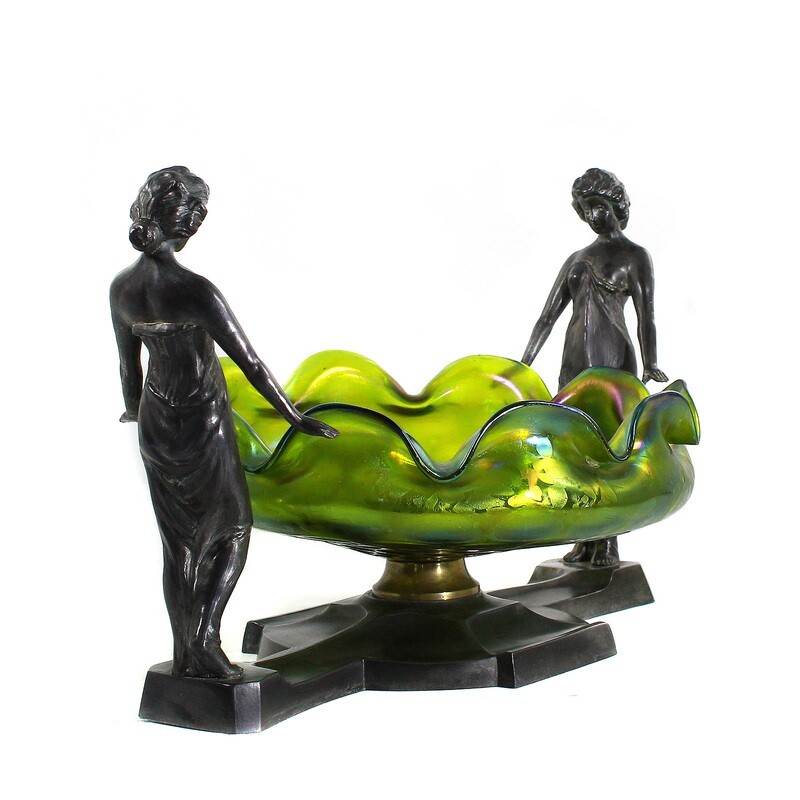 Table ornament with figural representation of 2 Art Nouveau figures and a glass bowl, around 1900