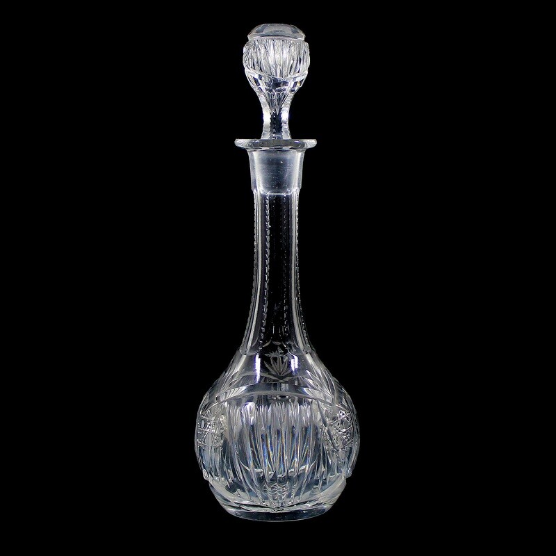 Carafe with stopper made of colorless crystal glass with wedge-cut decoration around 1930-40