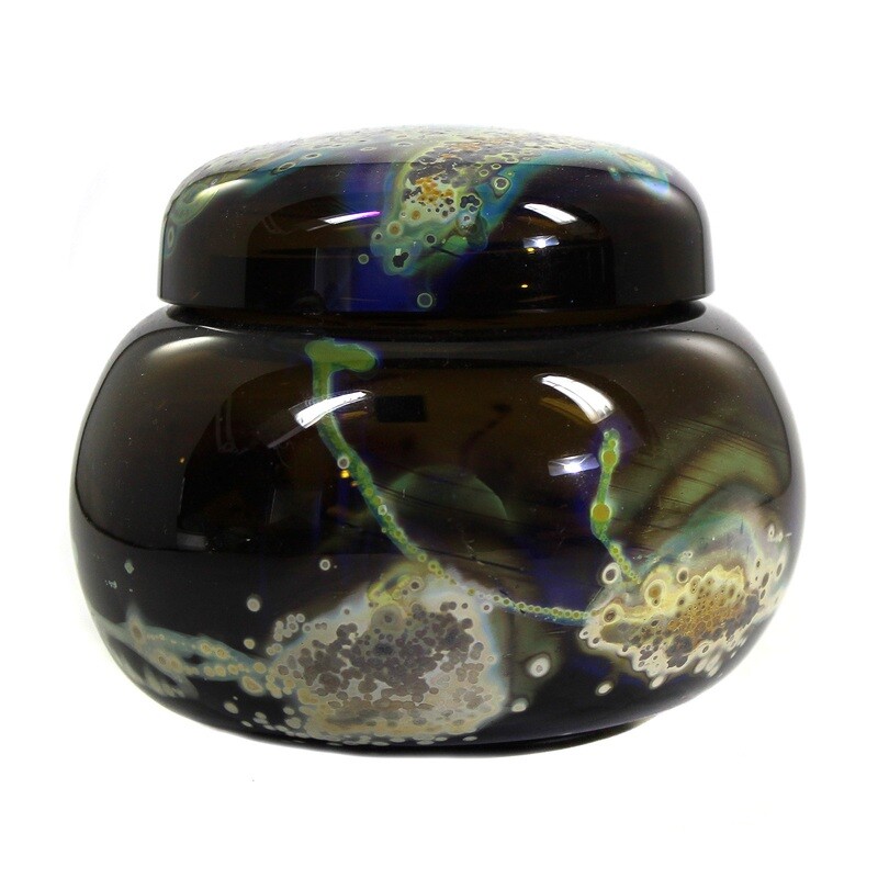 Lidded box with fused oxides, designed by Hans Jannsen, Aomi Unikat, Grail glass
