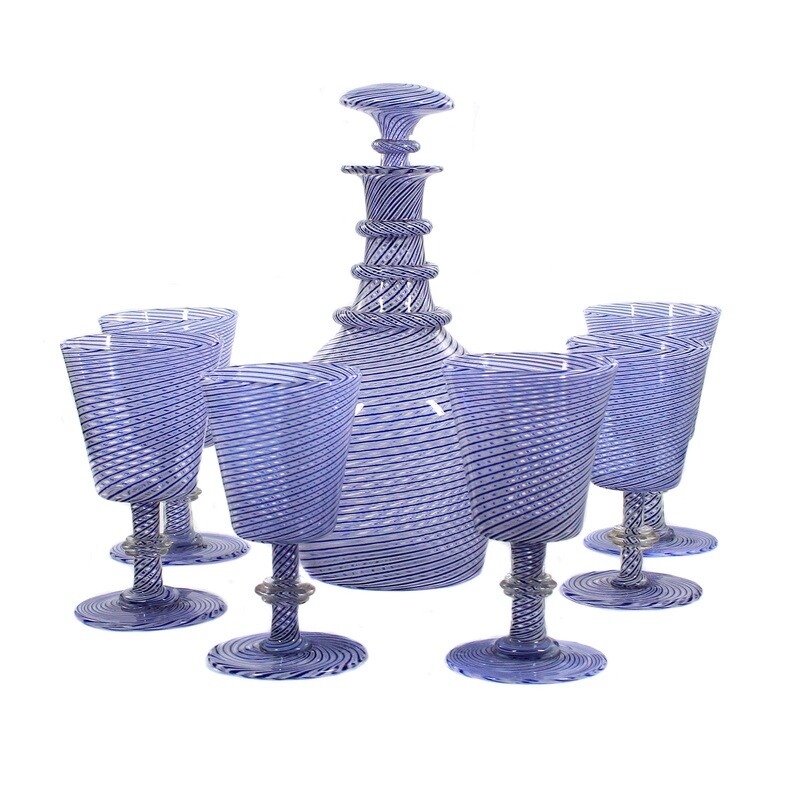 Rare carafe with 6 goblets and enclosed threads, Josephinenhütte around 1850