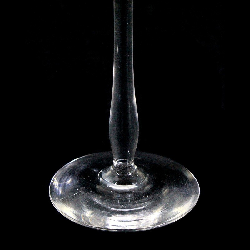 Stem glass with etched vine decoration in four repeats, around 1900-10