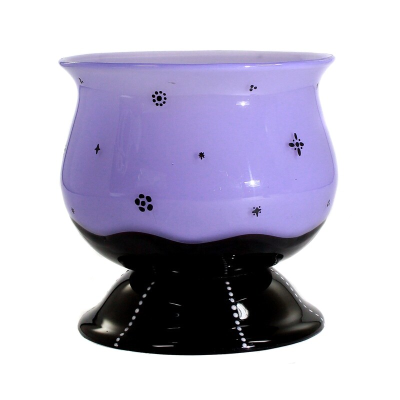 Footed bowl made of purple opal-covered glass, Loetz, hut variant after D. Peche