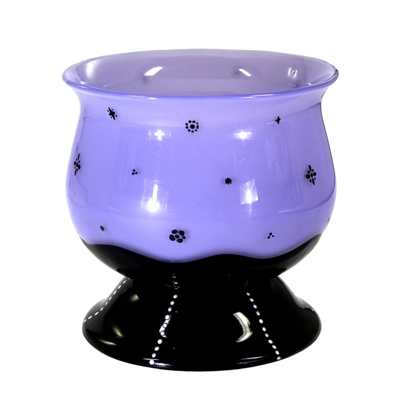 Footed bowl made of purple opal-covered glass, Loetz, hut variant after D. Peche