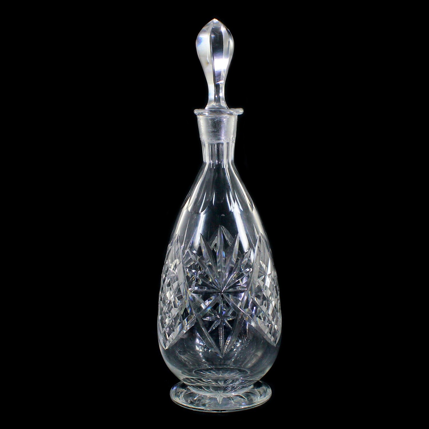 Carafe made of colorless crystal glass with decorative cut decoration, around 1920-30.