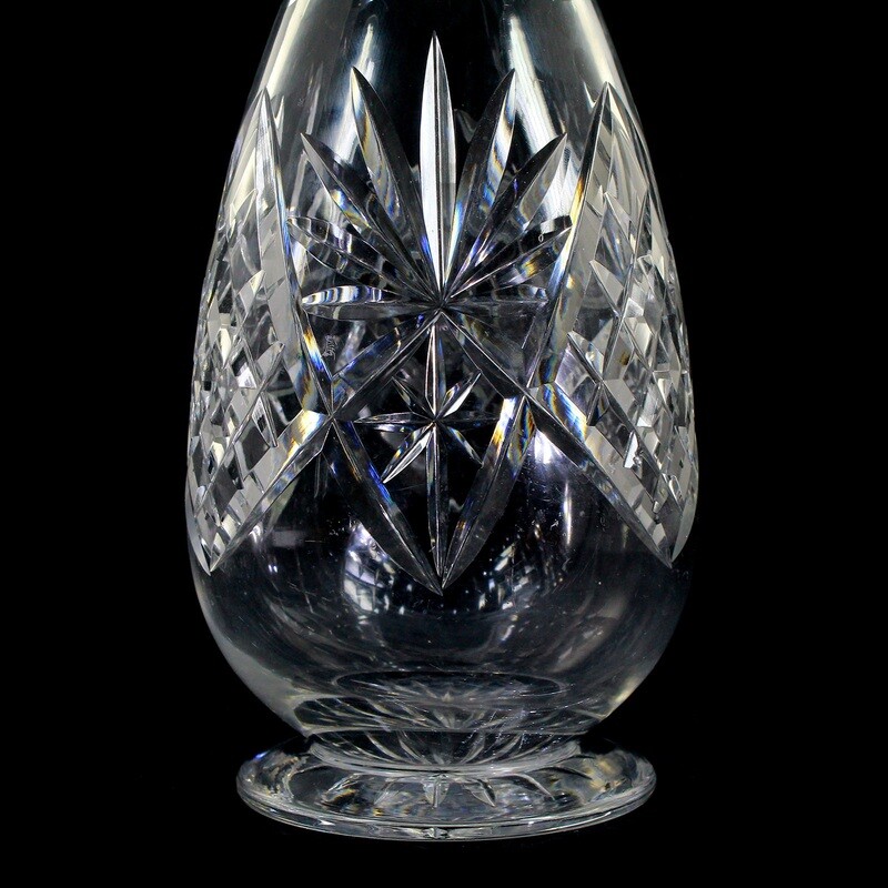 Carafe made of colorless crystal glass with decorative cut decoration, around 1920-30.