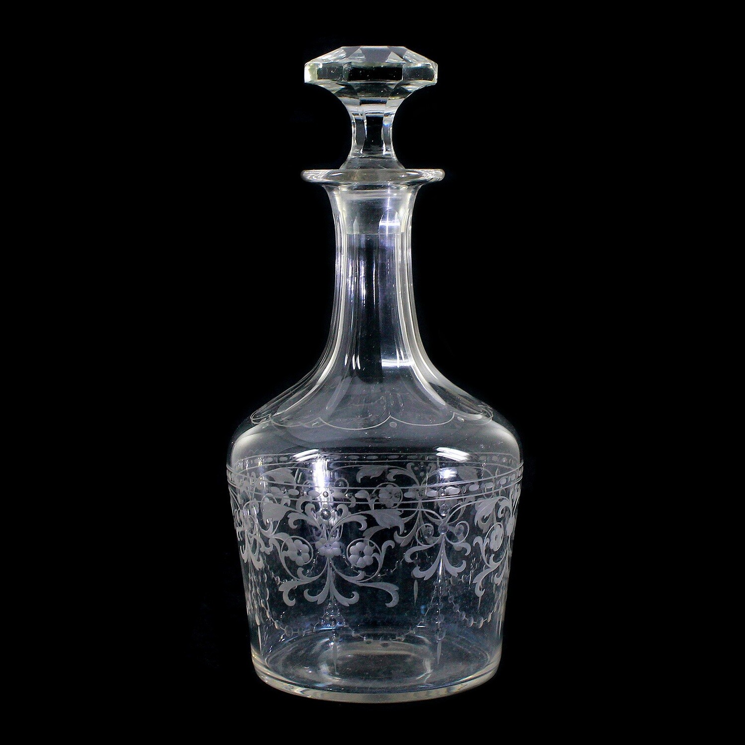 Carafe made of colorless glass with decorative cut decoration in the Renaissance style, around 1870-90.