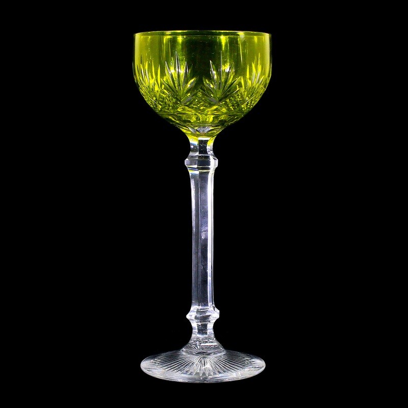 Stem glass with faceted shaft and green-yellow cup, Saint Louis