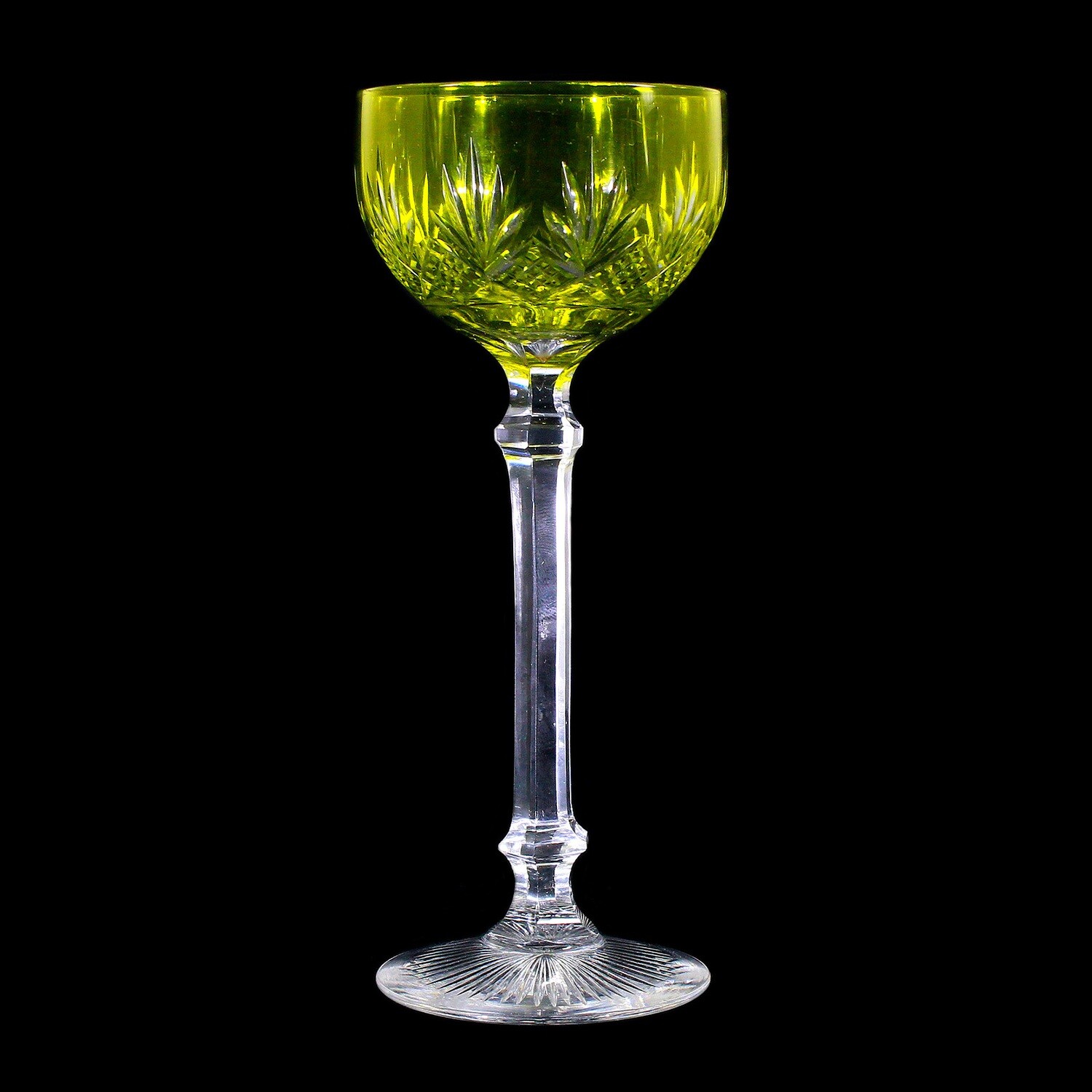 Stem glass with faceted shaft and green-yellow cup, Saint Louis