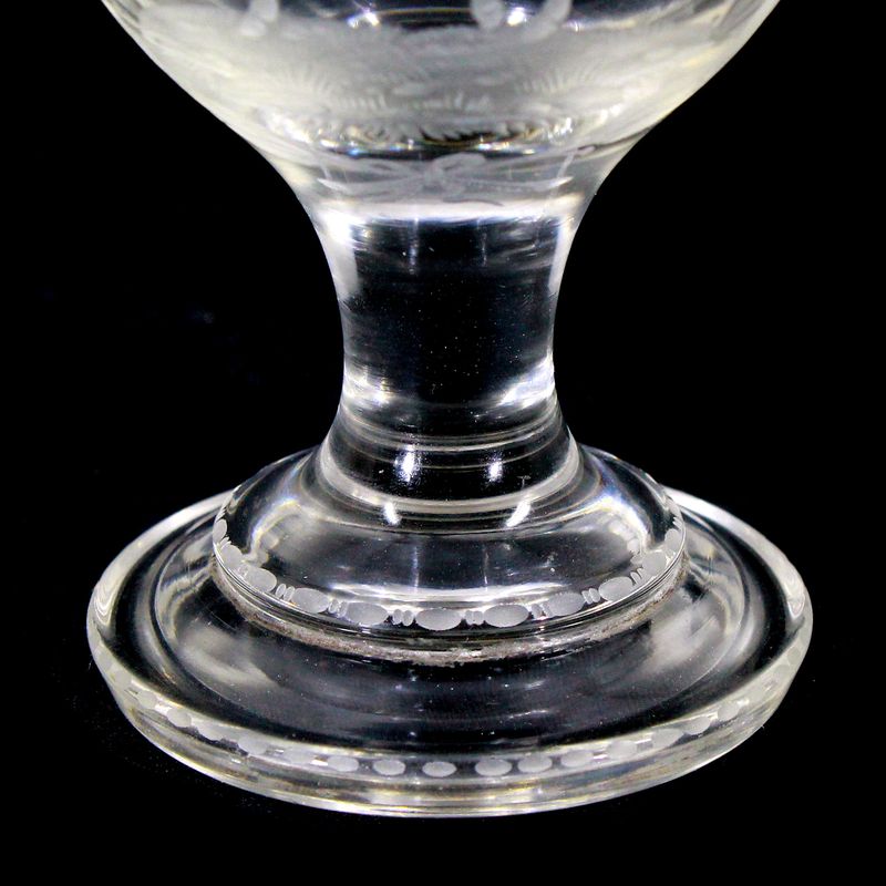 Goblet glass with horse depiction between palmettes, VIVAT BULIN
