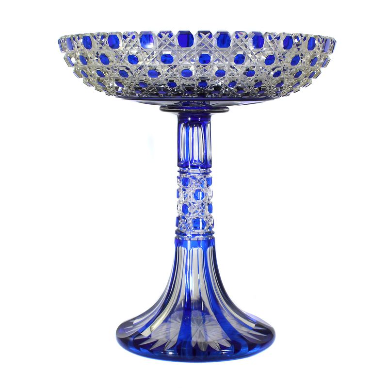 Large centerpiece with blue overlay, Cristallerie Baccarat or St. Louis around 1900
