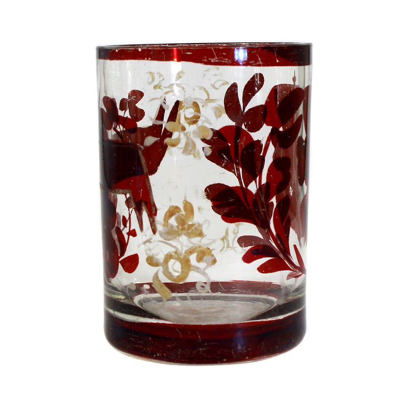 Mug with coat of arms in laurel wreath in ruby ​​red glaze painting