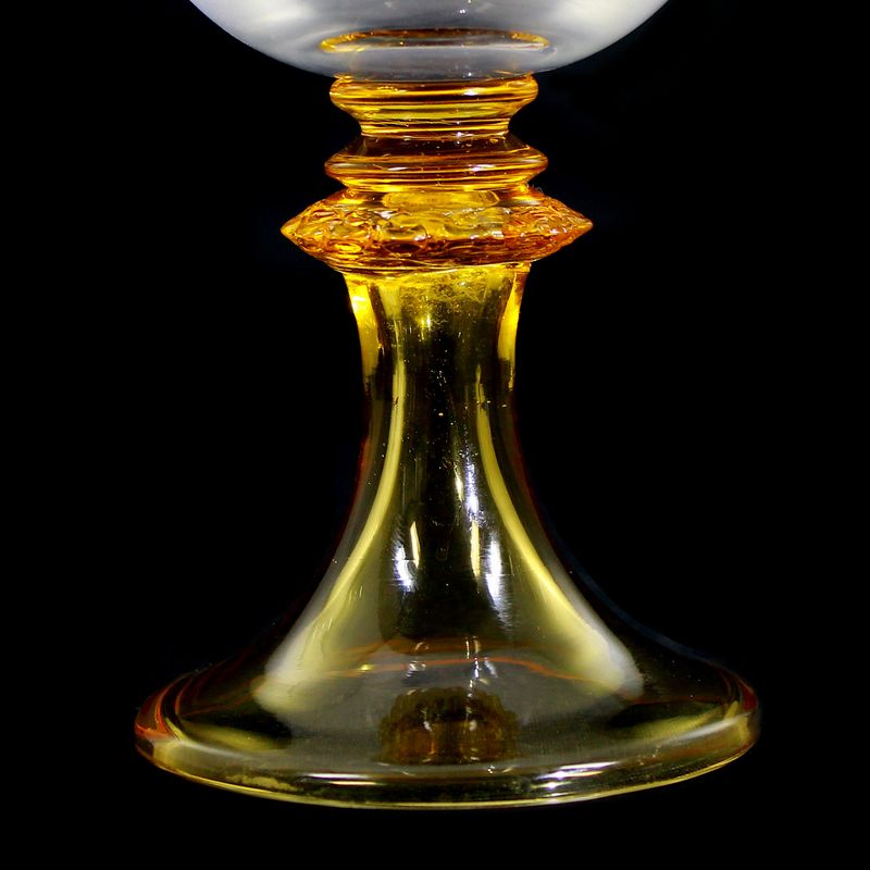 Porter goblet with troubadour decoration, Theresienthal, Victoria series gold yellow