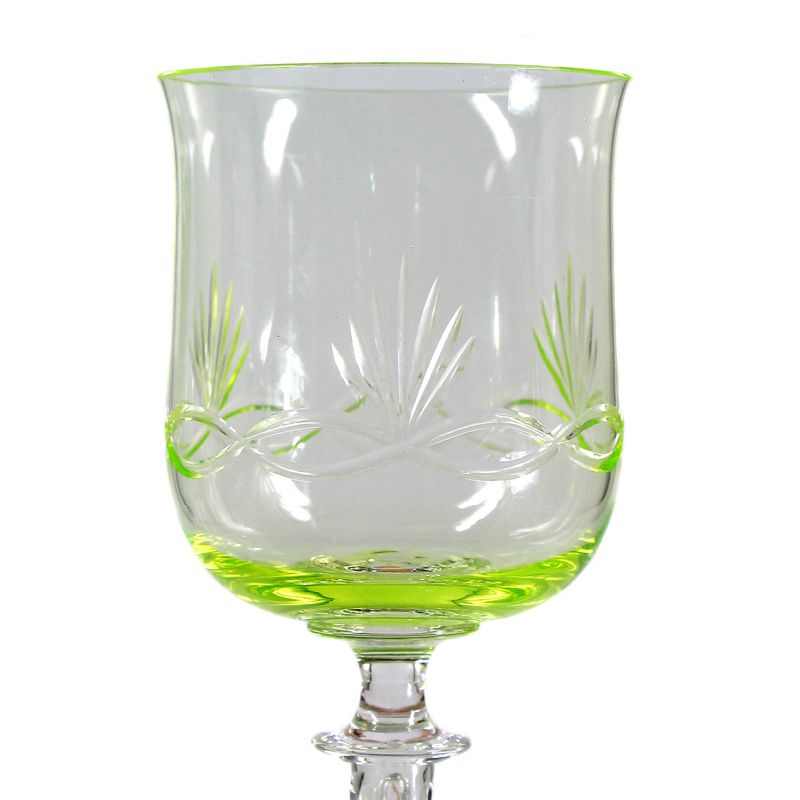 Wine glass with uranium-containing cup and wavy edge, Fritz Heckert, designed by Sütterlin