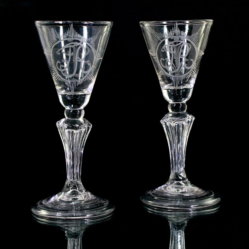 1. von 2. Kelchglas mit Gardestern und Chiffre FR für Fredericus Rex, um 1750-60