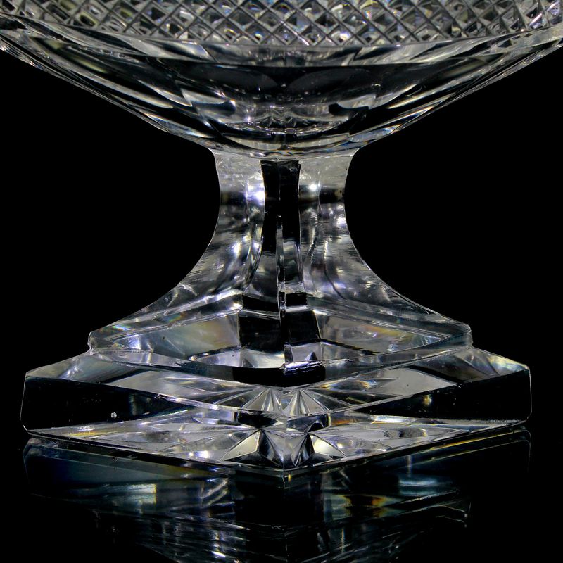 Boat-shaped footed bowl with stone-cut decoration made of lead crystal, Russian 19th century.