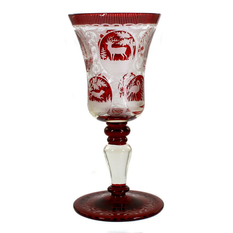 Crystal glass cup with ruby ​​etching, oval medallions with animal motifs, around 1910.